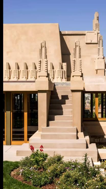 Hollyhock House